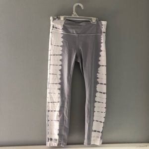 Grey/white Athleta Capri pants